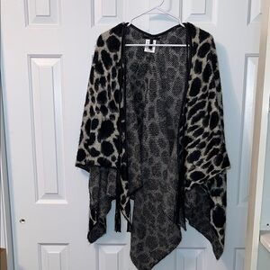 MaxSport Open Front Sweater Poncho Black Print‎ Faux Leather Tassel Size S/M